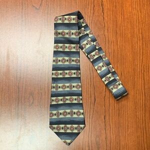 Henry Grethel Elegant Striped Tie with Geometric Design